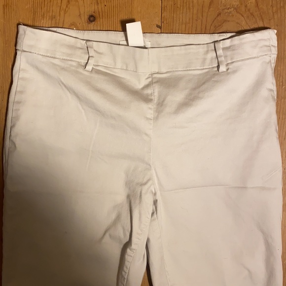 Bundle30 - H&M Beige Pocketless Pants - Picture 2 of 3